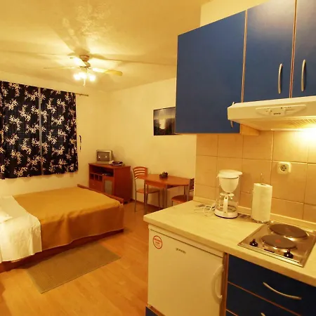 Apartment Njofra-3 * Banj